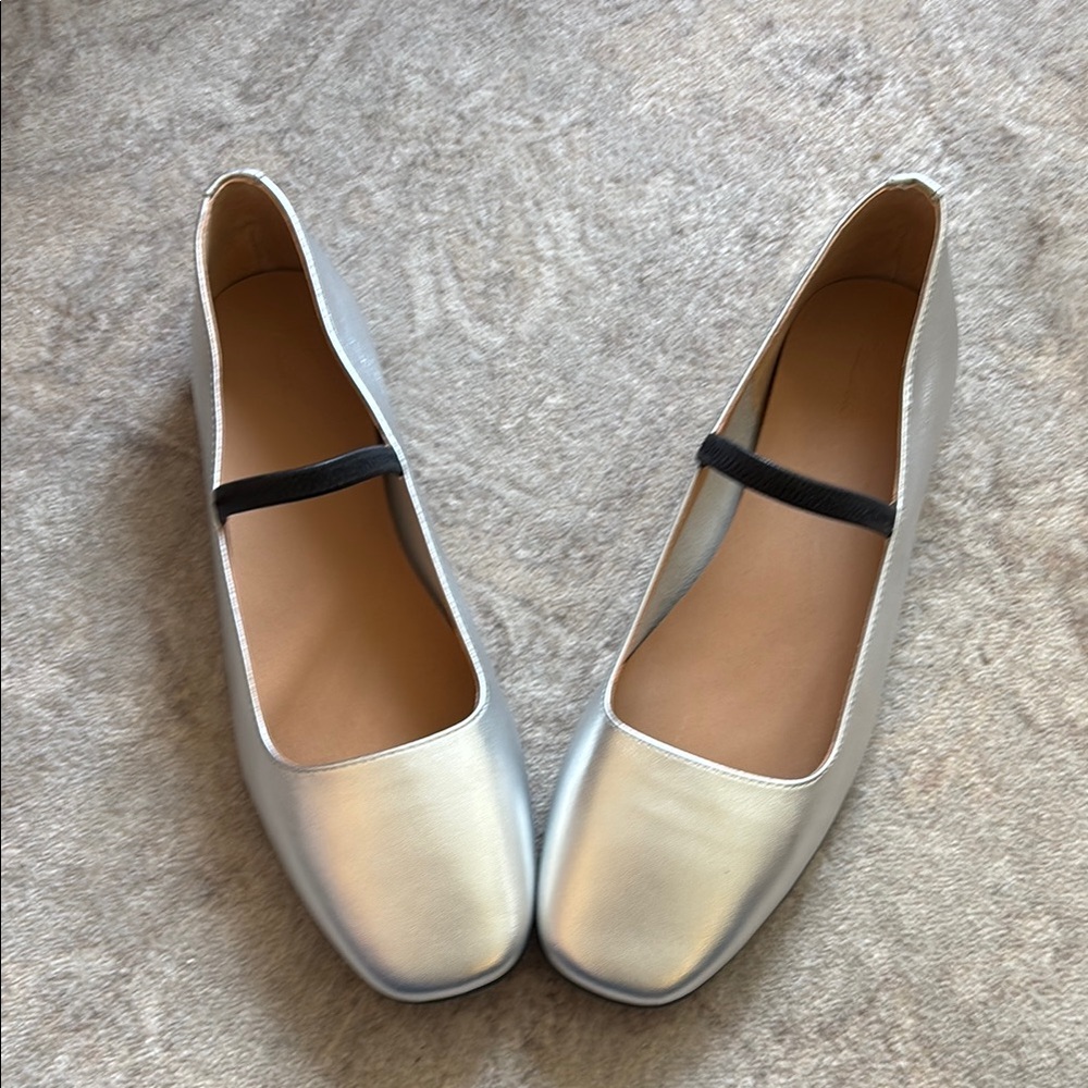 Greta Ballet flat in Metallic Silver